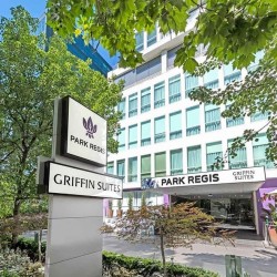 Park Regis Griffin Suites - Centrally located studios and apartments just 5 minutes' from St Kilda and Chapel Street with free internet access in the lobby, room service and laundry facilities.